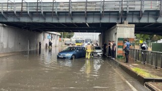 İstanbul’da sağanak su baskınlarına yol açtı