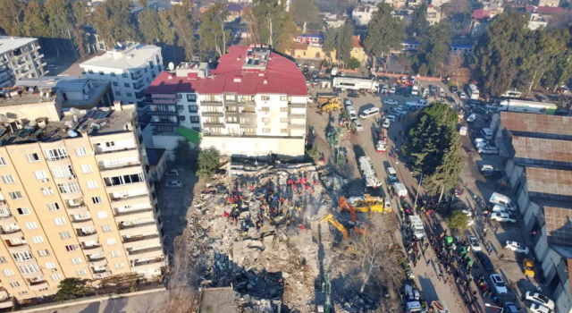 İki zincir marketten deprem bölgesinde ücretsiz ürün