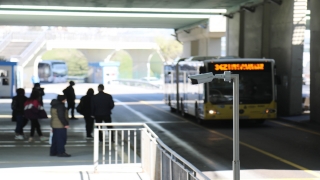 Ateşi yüksek çıkan yolcular metrobüse binemiyor