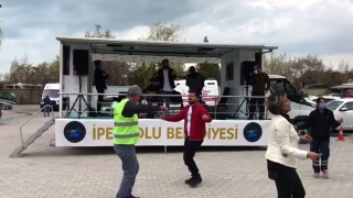 Sağlık çalışanlarına konserle destek verdiler