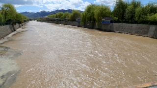 Kura Nehri ve Oltu Çayı kar ve sağanak nedeniyle taştı