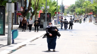 Uşaklılar maske takmadan sokağa çıkmıyor