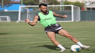 Alanyaspor, çalışmalarına akşam idmanıyla devam etti