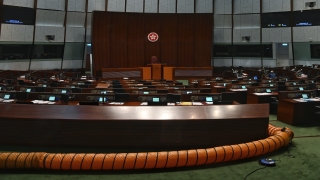 Hong Kong meclisinde Çin Milli Marşı tasarısı gerginliği