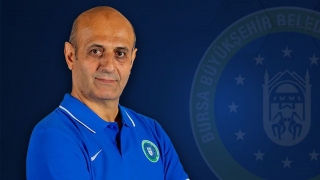 Bursa Büyükşehir Belediyespor başantrenör Fazıl Demirci ile yeniden anlaştı