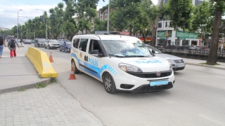 Trafikte telefonla konuşan polis memuruna ceza kesildi