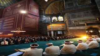 Ayasofyai Kebir Camii Şerifi, 86 yıl sonra kılınan cuma namazıyla ibadete açıldı