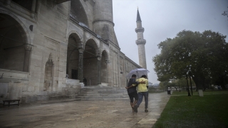 İstanbul’un bazı kesimlerinde sağanak etkili oluyor