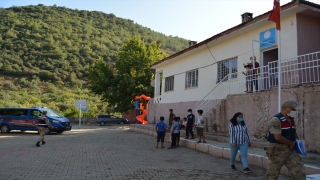 Gaziantep’te öğretmenle Mehmetçik el ele verip Esenler İlkokulunu yeniledi