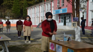 Açık havada eğitime başlayan öğrencilerin ilk dersi Azerbaycan