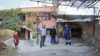 Hatay’daki yangında bayılan itfaiye eri, evini yanmaktan kurtardığı kadınla buluştu