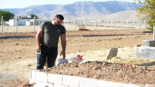 Antalya’da durağın üzerine devrilmesi sonucu ölen kadının cenazesi Mardin’de toprağa verildi