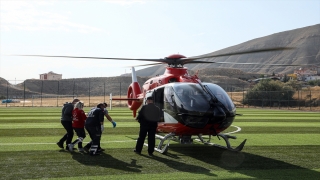 Ambulans helikopter elini kıyma makinesine kaptıran kişi için havalandı