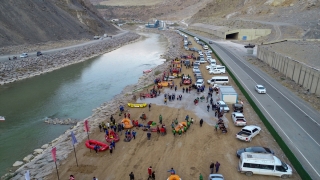 Rafting şampiyonası Hakkarilileri mutlu etti