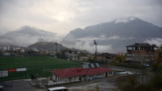 Hakkari’de yüksek kesimlere kar yağdı