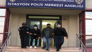 Kocaeli’de taksiye sahte para verdiği ileri sürülen karı koca tutuklandı