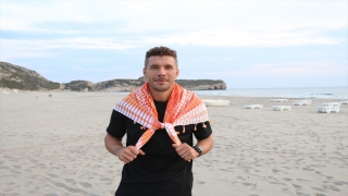 Antalyasporlu Podolski, Patara’nın tanıtımı için objektif karşısına geçti