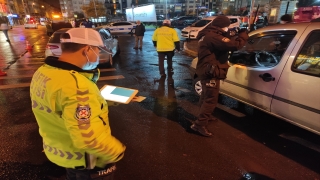 İstanbul sokağa çıkma kısıtlamasının başlamasıyla sessizliğe büründü