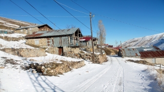 Bayburt’ta yüksek rakımlı köyler kışla sessizliğe büründü