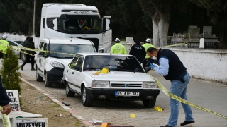 Manisa’da bir kişi, cenaze töreninde ağabeyi ile yengesini pompalı tüfekle yaraladı