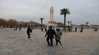 Ege’de kısıtlamanın kalkmasıyla sokaklarda yoğunluk yaşandı