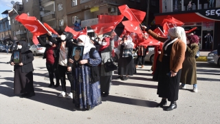 Şırnak’ta terör mağduru aileler HDP İl Başkanlığı binası önünde eylem yaptı