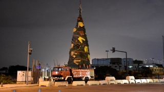 Lübnan’daki Noel etkinliklerinde Beyrut Limanı’ndaki patlamada ölen itfaiyeciler unutulmadı