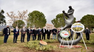 Bulgaristan’da annesinin kucağında öldürülen Türkan bebek, vefatının 36. yılında İzmir’de anıldı