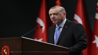 Cumhurbaşkanı Erdoğan: ”Ne kadar azgınlaşırlarsa azgınlaşsınlar, ülkemizin yeniden yapılanan küresel, siyasi ve ekonomik düzende hak ettiği yeri almasına mani olamayacaklar.”