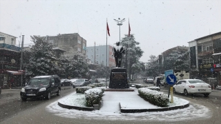 Sakarya, Kocaeli, Bartın ve Zonguldak’ta kar yağışı etkili oluyor