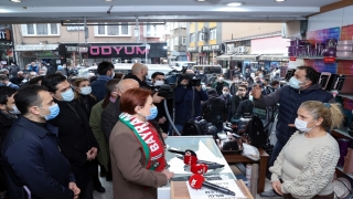 Akşener, esnaf ziyaretinde gündeme ilişkin soruları yanıtladı: