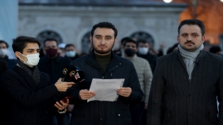 TÜGVA, Boğaziçi Üniversitesi önünde Kabe fotoğrafının yere serilmesine tepki gösterdi