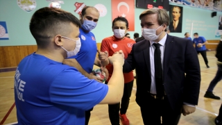 Oturarak Voleybol Milli Takımı’nın kampına Aksaray Valisi Hamza Aydoğdu’dan ziyaret