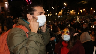 Gürcistan’da Kovid19 tedbirleri sokağa çıkma yasağına rağmen protesto edildi