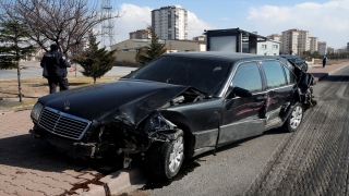 Freni patlayan süt kamyonu 5 araca çarparak durabildi