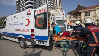 Mersin’de gerçeğini aratmayan trafik kazası tatbikatı yapıldı