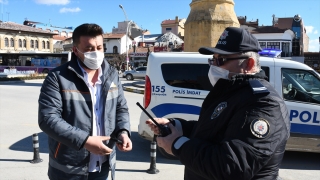 ”Orta riskli” iller arasındaki Çorum’da maske ve sosyal mesafe denetimi yapıldı