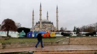 Edirne’de sağanak nedeniyle cadde ve sokaklarda su birikintileri oluştu