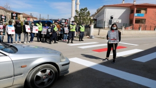 Elazığ’da jandarma ve öğrenciler ”trafikte yayalar kırmızı çizgimizdir” mesajı verdi