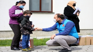 Türkiye Diyanet Vakfı Bosna Hersek’te ihtiyaç sahibi ailelere gıda yardımı yaptı