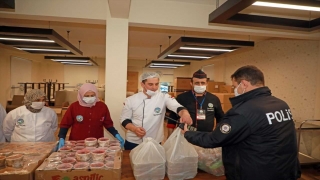 Kayseri’de görev başındaki polislerin iftarlıkları belediyeden