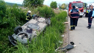 Tekirdağ’da devrilen otomobildeki 3 kişi yaralandı