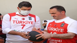 Beyoğlu’nda sokak basketbolunun geliştirilmesi amacıyla saha açıldı