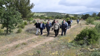 Denizli Valisi Atik, mahallelinin kapatılmasını istediği taş ocağında incelemelerde bulundu