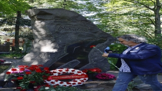 Nazım Hikmet ölümünün 58. yılında Moskova’daki mezarı başında anıldı