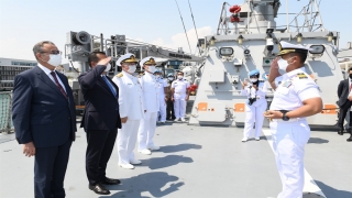 Mersin Valisi Su, KRI Sultan İskender Muda 367 Gemisi’ni ziyaret etti