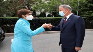 Akar, Almanya Savunma Bakanı Kramp Karrenbauer ile görüştü