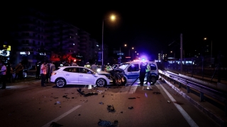 Bursa’da alkollü sürücünün neden olduğu kazada ikisi polis 4 kişi yaralandı