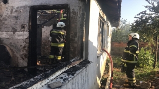 Edirne’de bir ev çıkan yangın sonucu kullanılamaz hale geldi