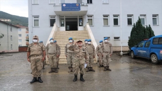 Bozkurt’ta askerlere moral veren 79 yaşındaki ”Coşkun dede”ye teşekkür belgesi verildi